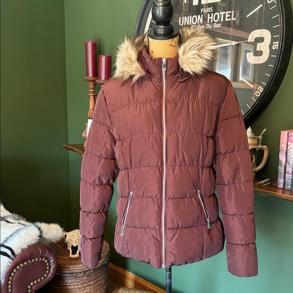 Covington Women’s Puffer Jacket with Faux Fur Hood - Picture 1 of 5